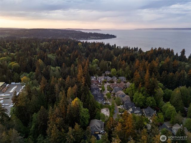 10173 NE Garibaldi Loop, Bainbridge Island, WA 98110