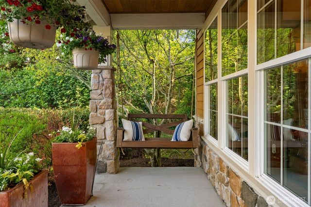 10173 NE Garibaldi Loop, Bainbridge Island, WA 98110