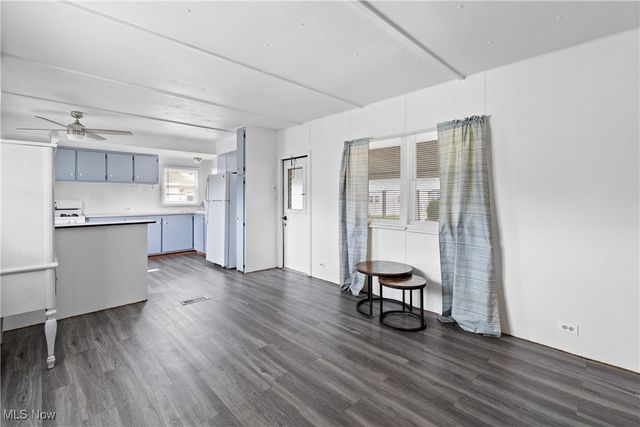 96 Helen Street, Barberton, OH 44203