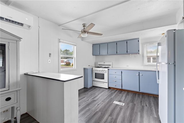 96 Helen Street, Barberton, OH 44203