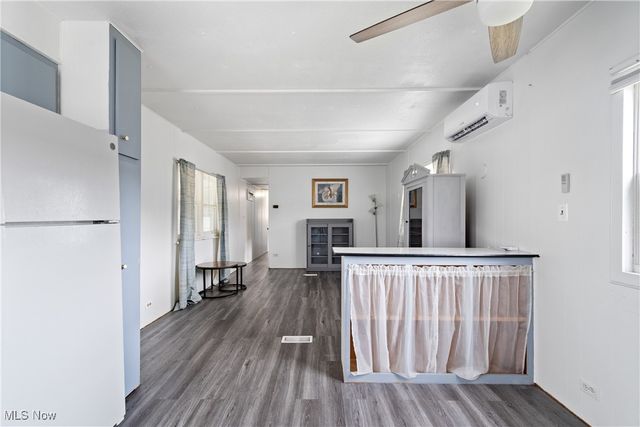 96 Helen Street, Barberton, OH 44203