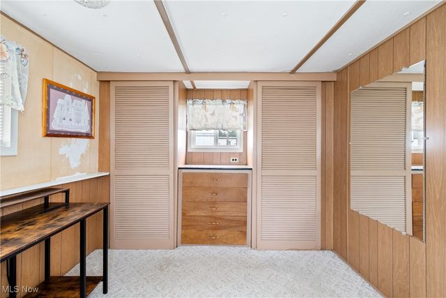 96 Helen Street, Barberton, OH 44203