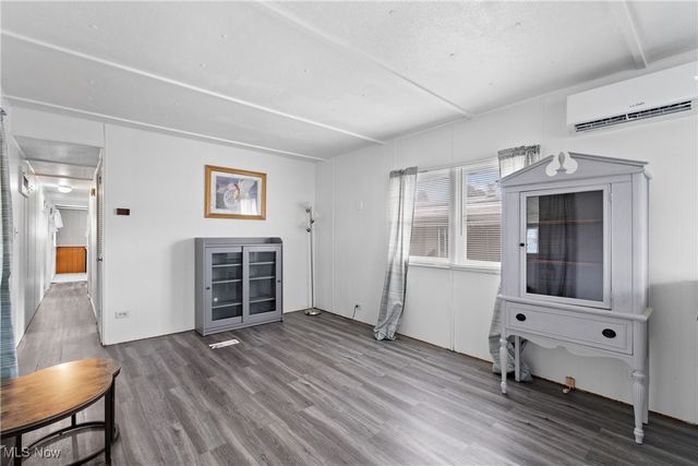 96 Helen Street, Barberton, OH 44203