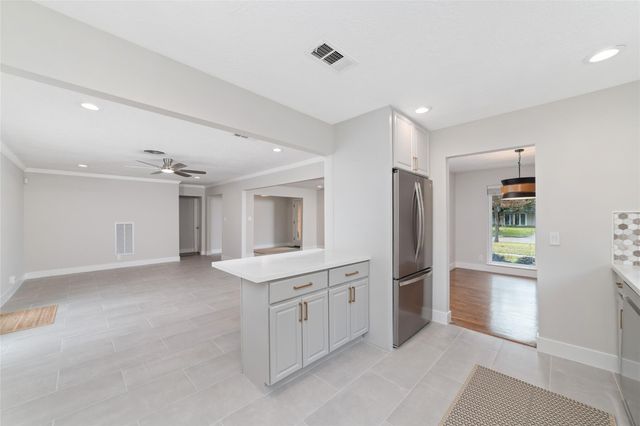 10206 Oakpoint Drive, Houston, TX 77043