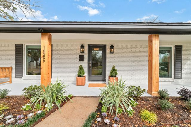 10206 Oakpoint Drive, Houston, TX 77043