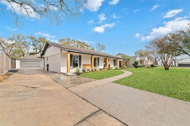10206 Oakpoint Drive, Houston, TX 77043