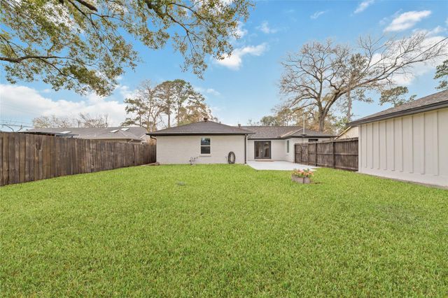 10206 Oakpoint Drive, Houston, TX 77043