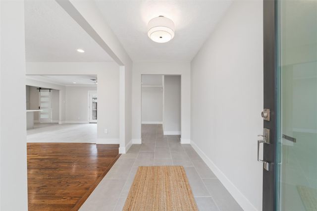 10206 Oakpoint Drive, Houston, TX 77043