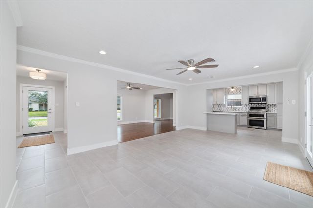 10206 Oakpoint Drive, Houston, TX 77043