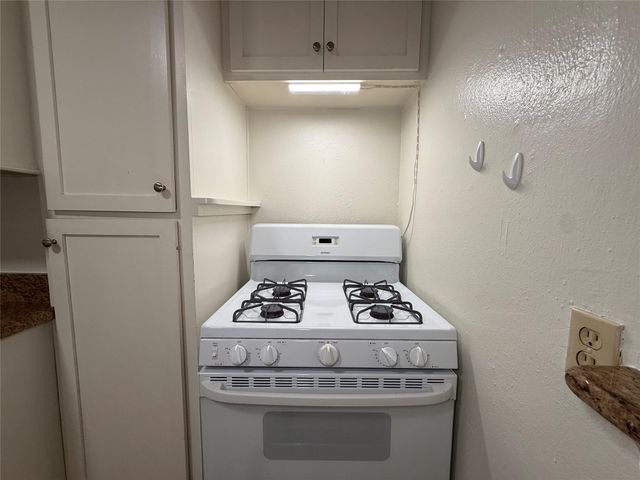 1320 Heights Boulevard 2, Houston, TX 77008