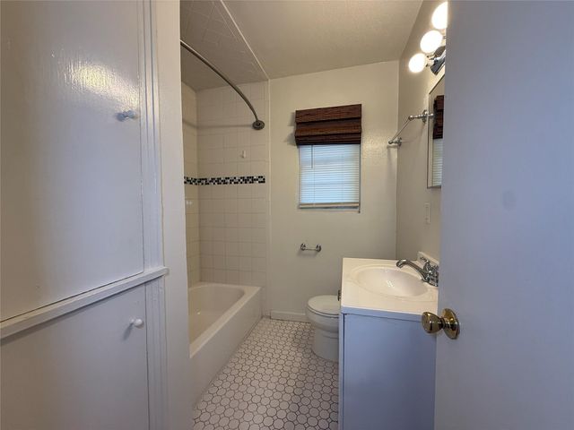 1320 Heights Boulevard 2, Houston, TX 77008