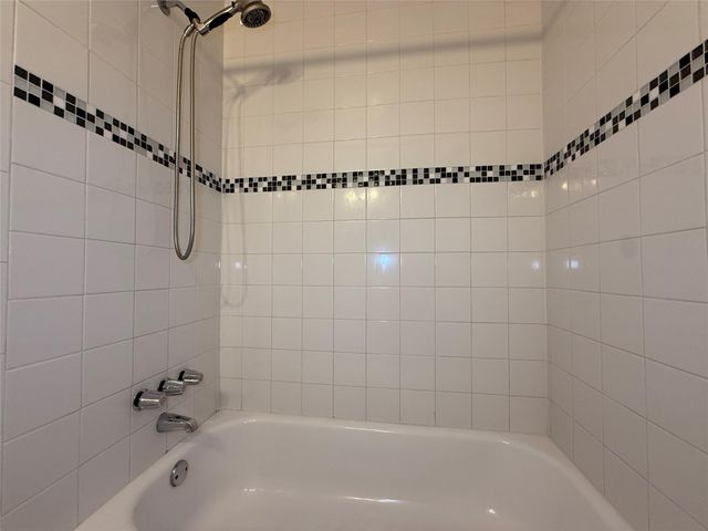 1320 Heights Boulevard 2, Houston, TX 77008