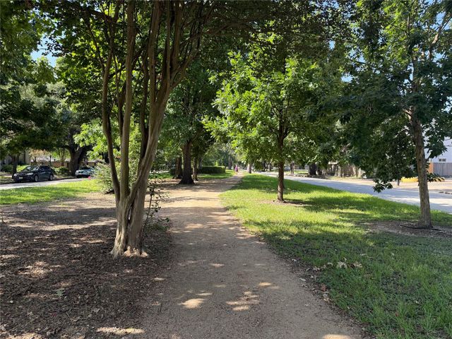 1320 Heights Boulevard 2, Houston, TX 77008