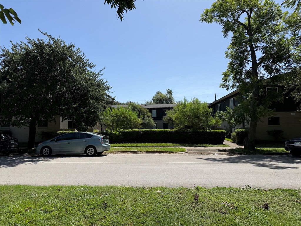 1320 Heights Boulevard 2, Houston, TX 77008