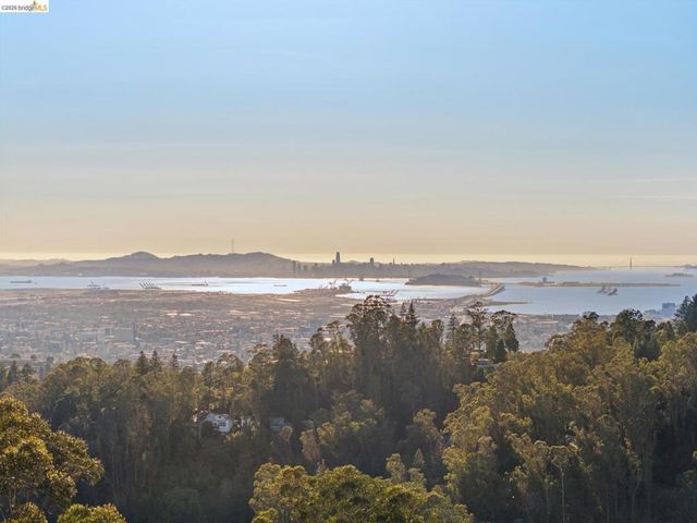6611 Elverton Dr, Oakland, CA 94611