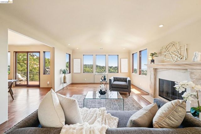 6611 Elverton Dr, Oakland, CA 94611