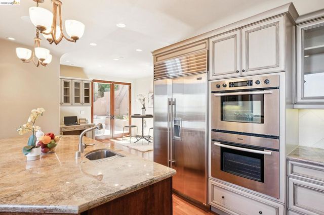 6611 Elverton Dr, Oakland, CA 94611