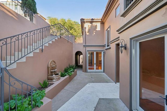 6611 Elverton Dr, Oakland, CA 94611