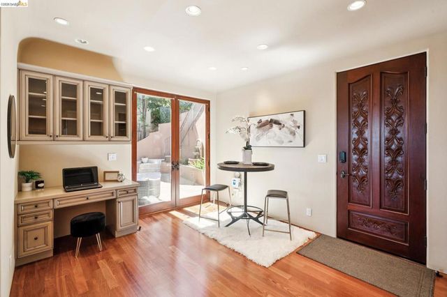 6611 Elverton Dr, Oakland, CA 94611