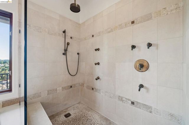 6611 Elverton Dr, Oakland, CA 94611