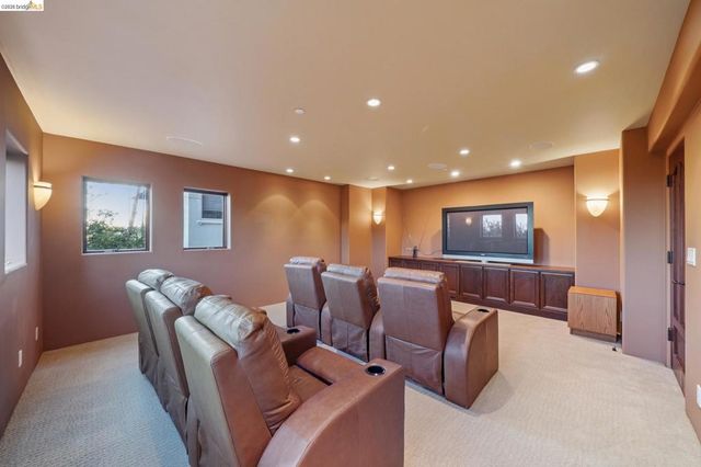 6611 Elverton Dr, Oakland, CA 94611