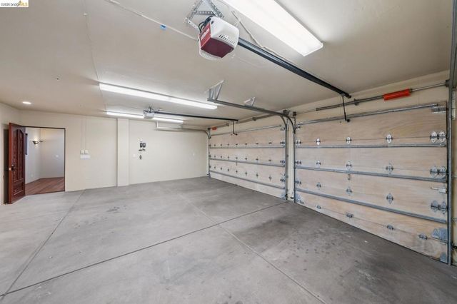 6611 Elverton Dr, Oakland, CA 94611