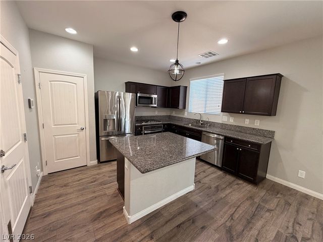 7852 Pyramid Peak Street, Las Vegas, NV 89166