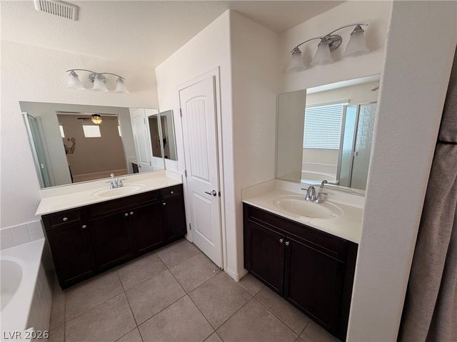 7852 Pyramid Peak Street, Las Vegas, NV 89166