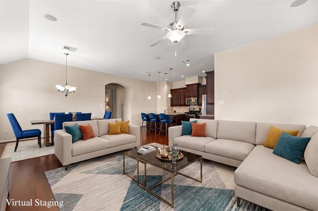6200 Glenn Hills Lane, League City, TX 77573