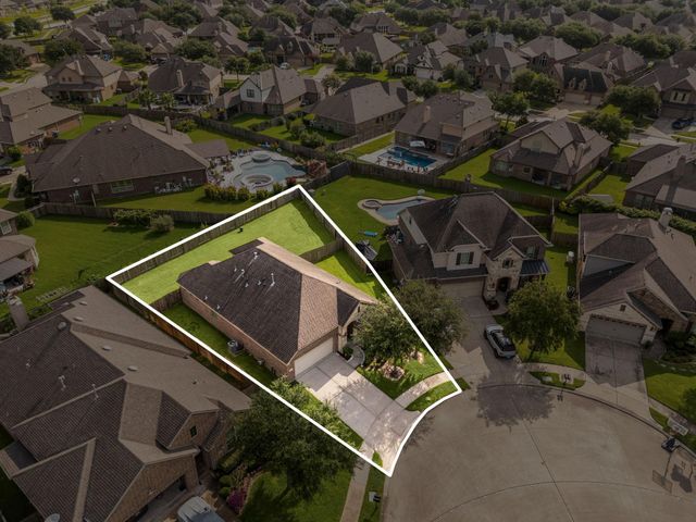 6200 Glenn Hills Lane, League City, TX 77573