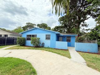 1130 Kasim St, Opa Locka, FL 33054