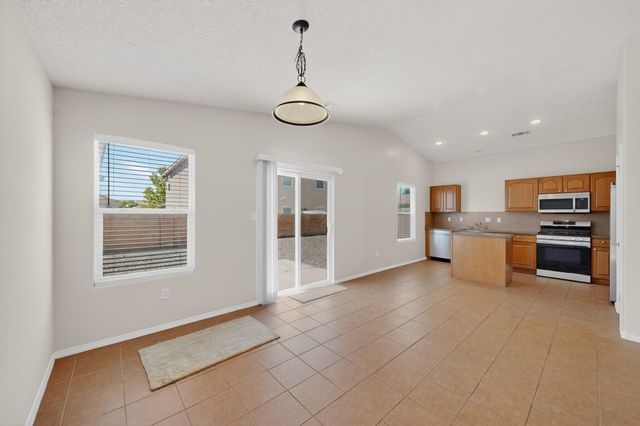 1317 Maple Meadows Drive NE, Rio Rancho, NM 87144