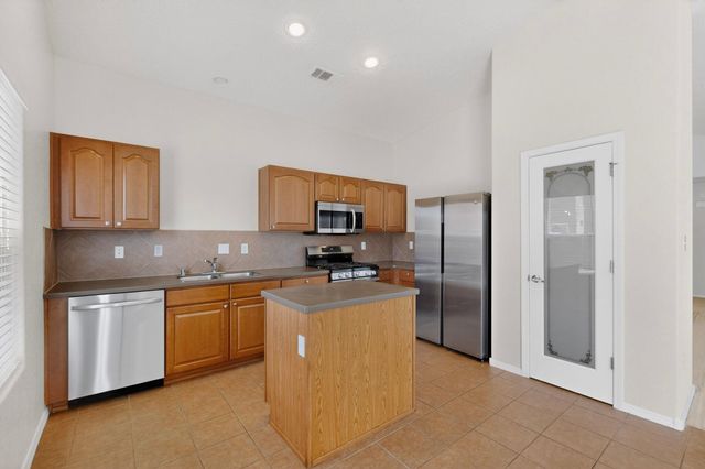 1317 Maple Meadows Drive NE, Rio Rancho, NM 87144
