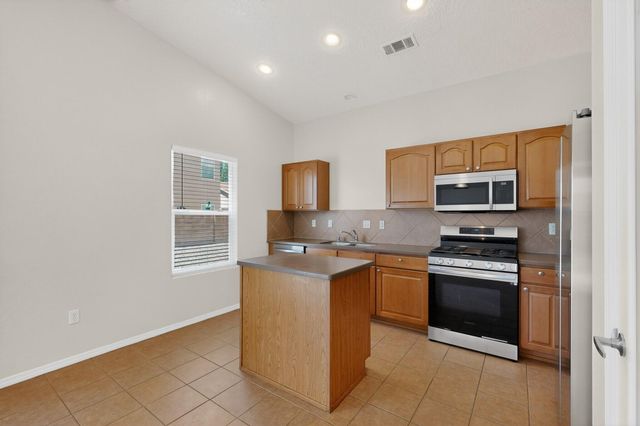 1317 Maple Meadows Drive NE, Rio Rancho, NM 87144