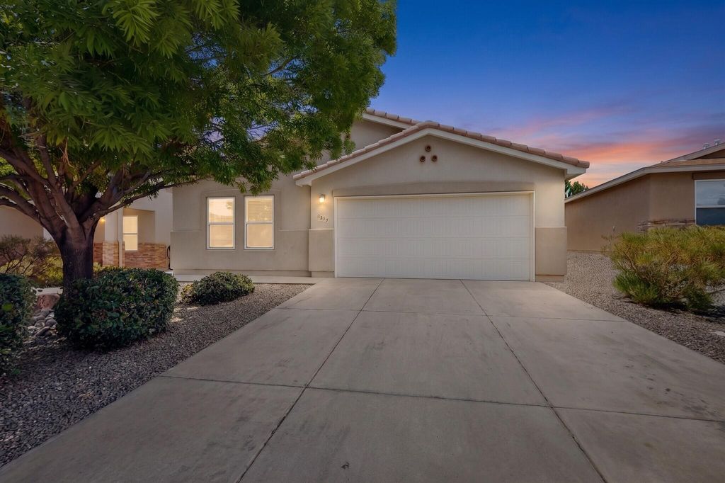 1317 Maple Meadows Drive NE, Rio Rancho, NM 87144