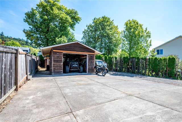 148 Greystone Road, Kalama, WA 98625