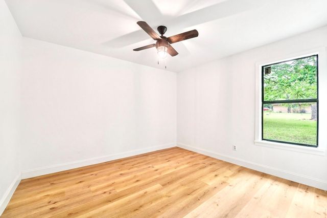 32606 Glenda Drive, Magnolia, TX 77354