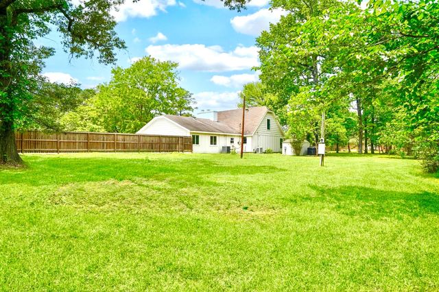 32606 Glenda Drive, Magnolia, TX 77354