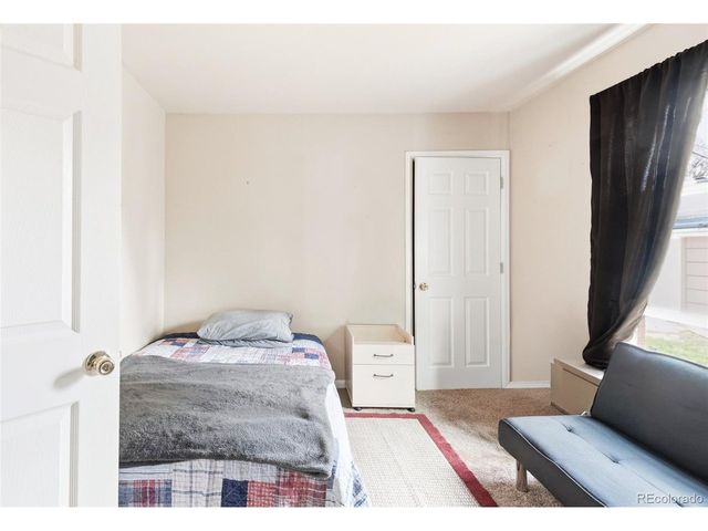 1506 Collyer St, Longmont, CO 80501