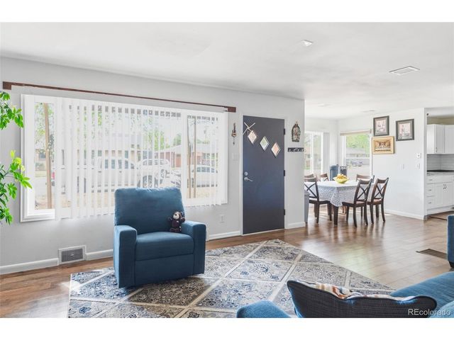 1506 Collyer St, Longmont, CO 80501