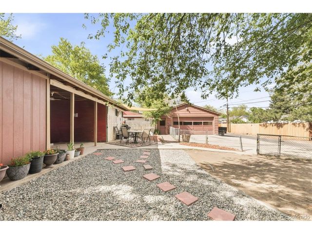 1506 Collyer St, Longmont, CO 80501