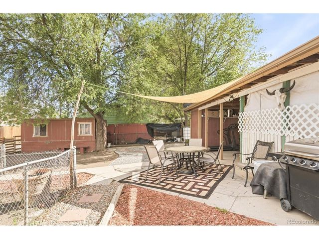 1506 Collyer St, Longmont, CO 80501
