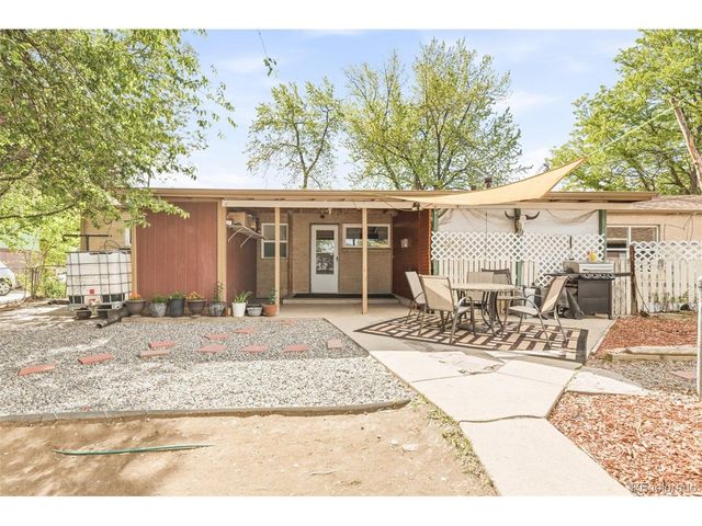 1506 Collyer St, Longmont, CO 80501