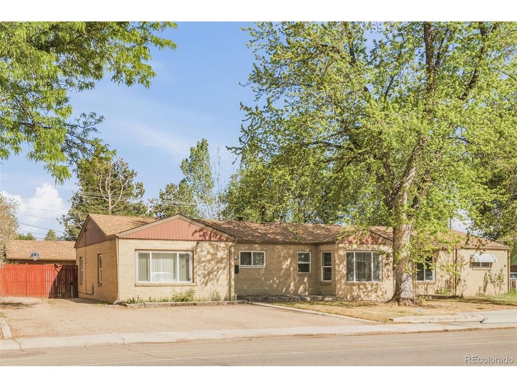 1506 Collyer St, Longmont, CO 80501