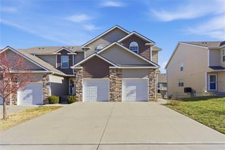 219 Pointe Lane, Raymore, MO 64083