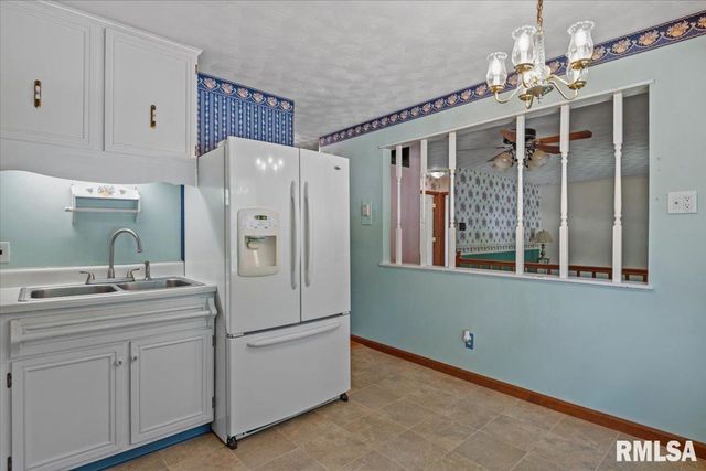1821 Denton Drive, Springfield, IL 62702