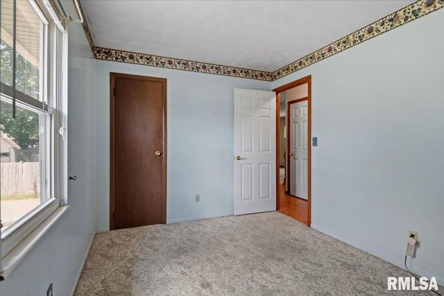 1821 Denton Drive, Springfield, IL 62702