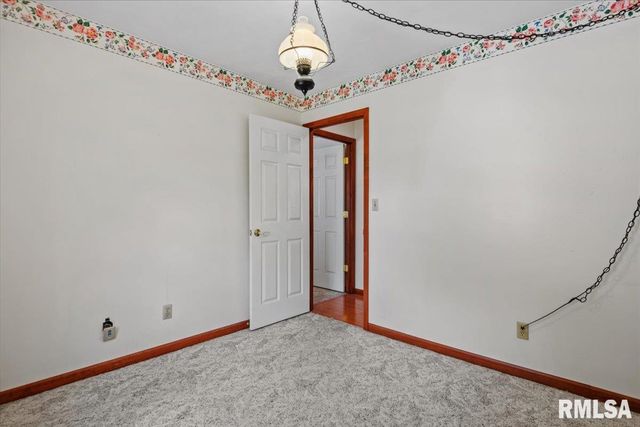 1821 Denton Drive, Springfield, IL 62702