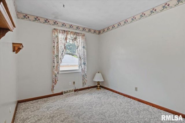 1821 Denton Drive, Springfield, IL 62702
