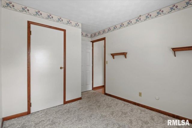 1821 Denton Drive, Springfield, IL 62702